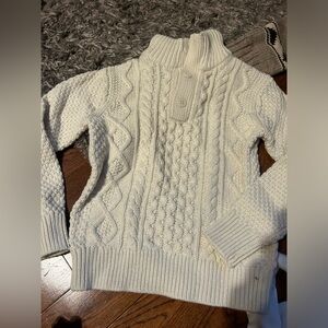 Gap kids new with tags gorgeous white/cream sweater buttons size small age 6-7